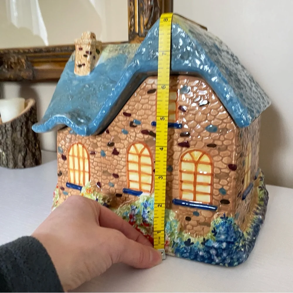 Collectable Thomas Kinkade Cookie Jar Garden Cottage Village House